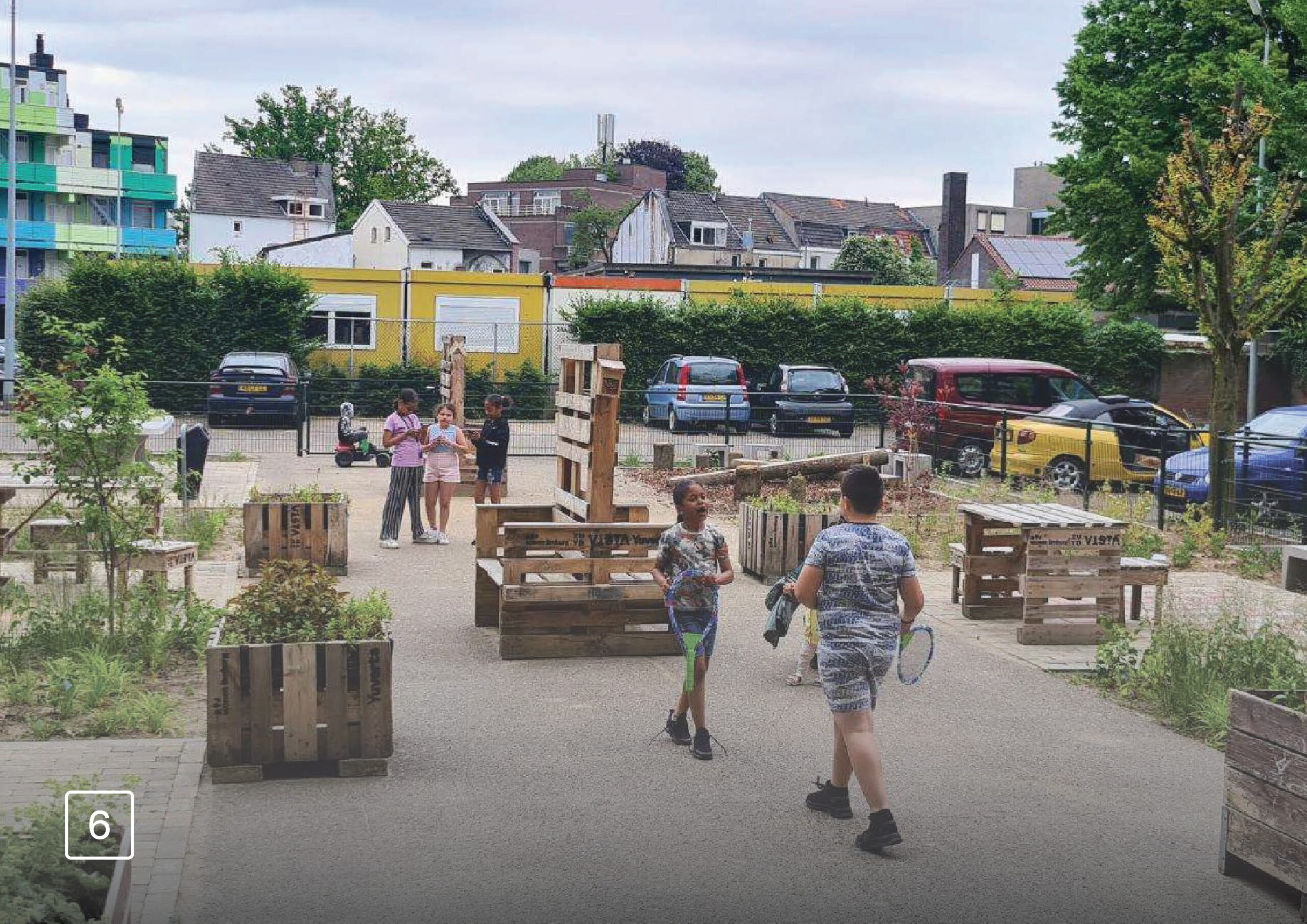 Eerste interventie in ULL Heerlen: gezamenlijke bouw van de binnenplaats van Aurora als startpunt voor ruimtelijke en sociale transformatie.